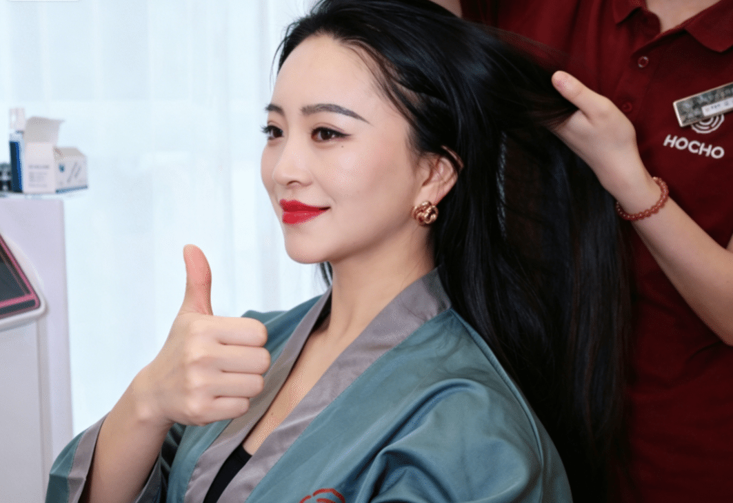 长辈头发出现这3种变化，很多家庭都没在意